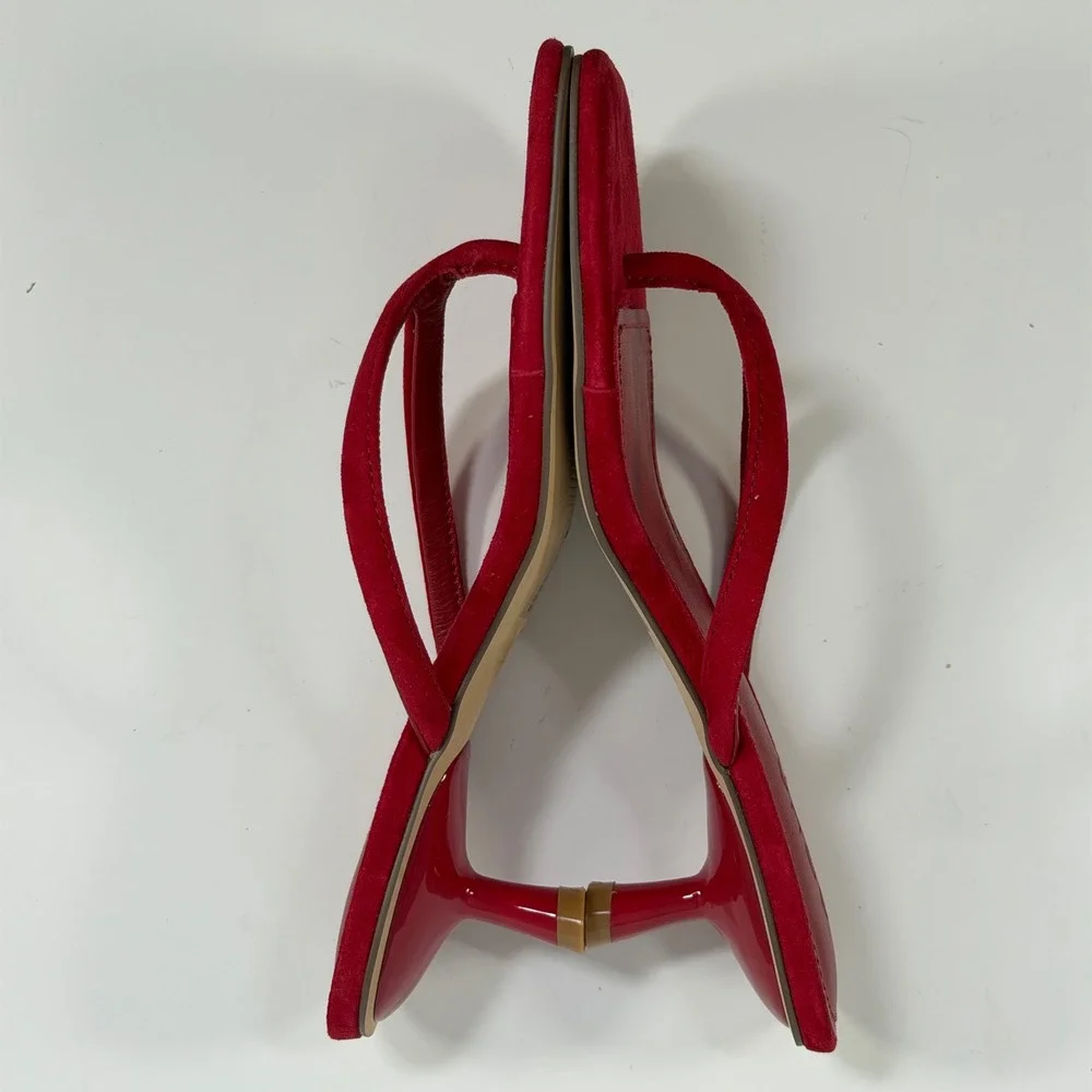 AQUA Ebony Size-6M Womens Red Suede Square Toe Kitten Heel Thong Sandals